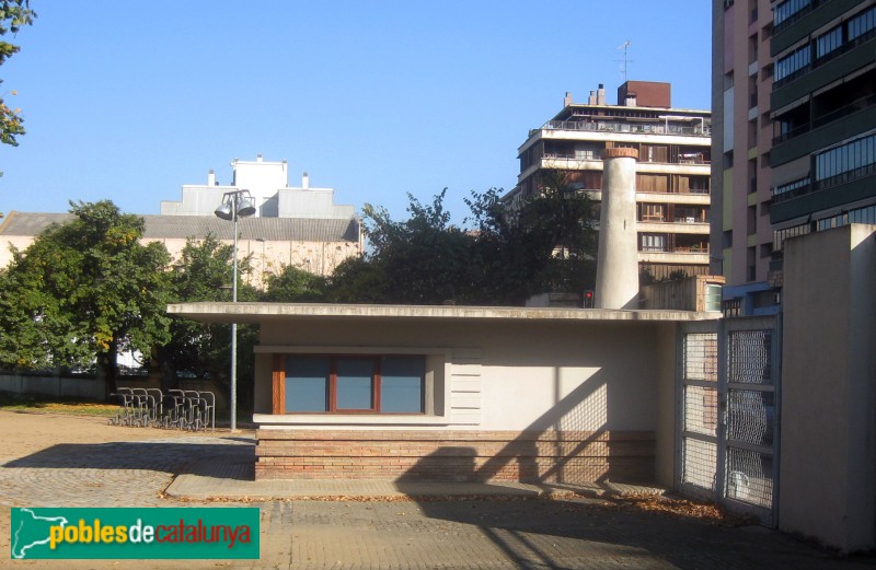 Girona - Casa Encesa. Tanca i casa del guarda