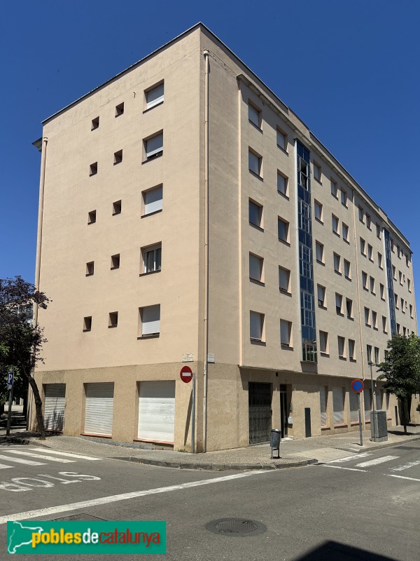 Girona - Edifici Cent Llars