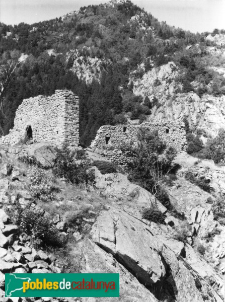 Lles - Castell de la Llosa (Foto: Pere Català Roca -invarquit.cultura.gencat.cat-, 1970) Lles - Castell de la Llosa