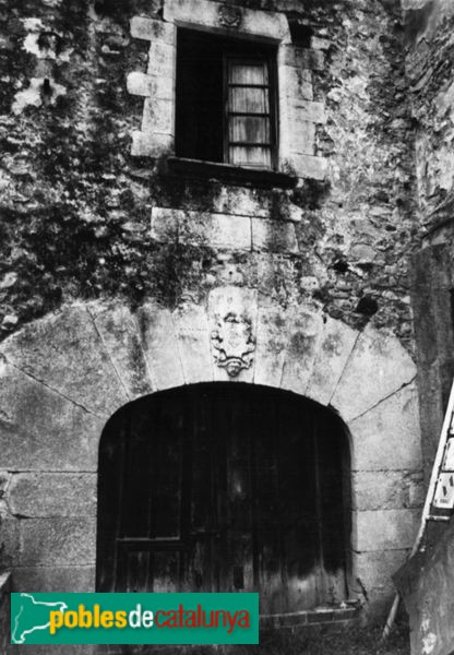 Girona - Molí de la Manola (Foto: Miquel Ferrer -invarquit.cultura.gencat.cat-, 1988) Girona - Molí de la Manola