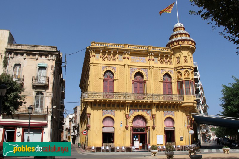Sant Feliu de Guíxols - Casino La Constància (Foto: Albert Esteves, 2012) Sant Feliu de Guíxols - Casino La Constància