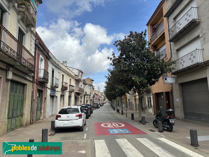 Sarrià de Ter - Carrer Major (Foto: Albert Esteves, 2025) Sarrià de Ter - Carrer Major