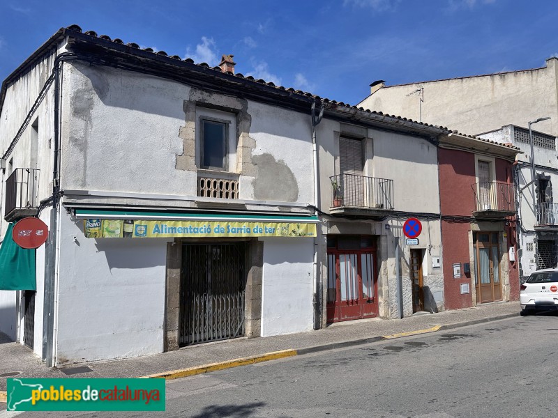 Sarrià de Ter - Carrer Major (Foto: Albert Esteves, 2025) Sarrià de Ter - Carrer Major