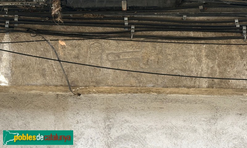 Sarrià de Ter - Llinda (segle XVIII) (Foto: Albert Esteves, 2025) Sarrià de Ter - Llinda (segle XVIII)