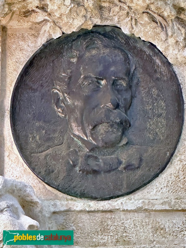 Lleida - Monument a l'alcalde Fuster