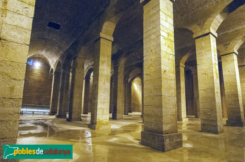 Lleida - Dipòsit del Pla de l'Aigua (Foto: <i>Ecogeo -calaix.gencat.cat-</i>, 2021) Lleida - Dipòsit del Pla de l'Aigua