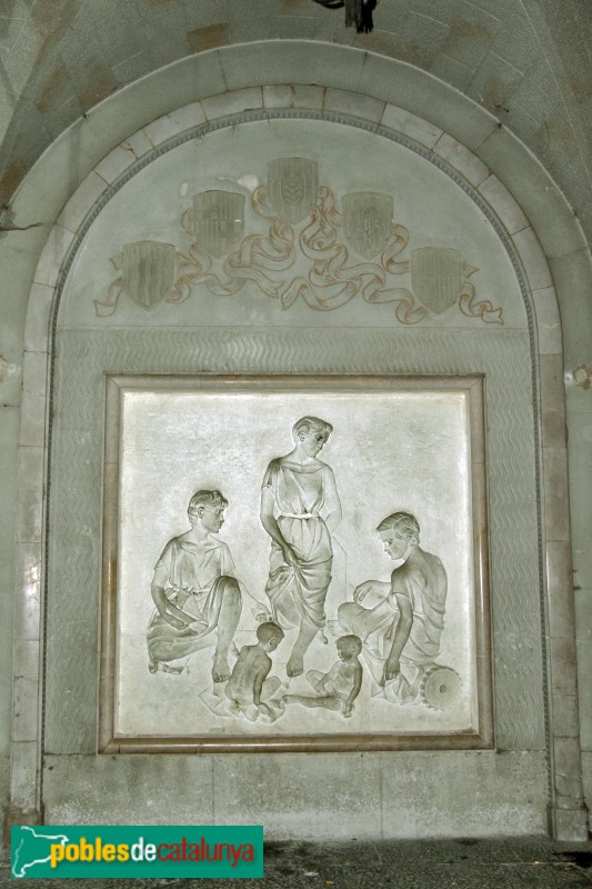 Sant Feliu de Guíxols - Edifici de la Caixa (Foto: Albert Esteves, 2014) Sant Feliu de Guíxols - Edifici de la Caixa