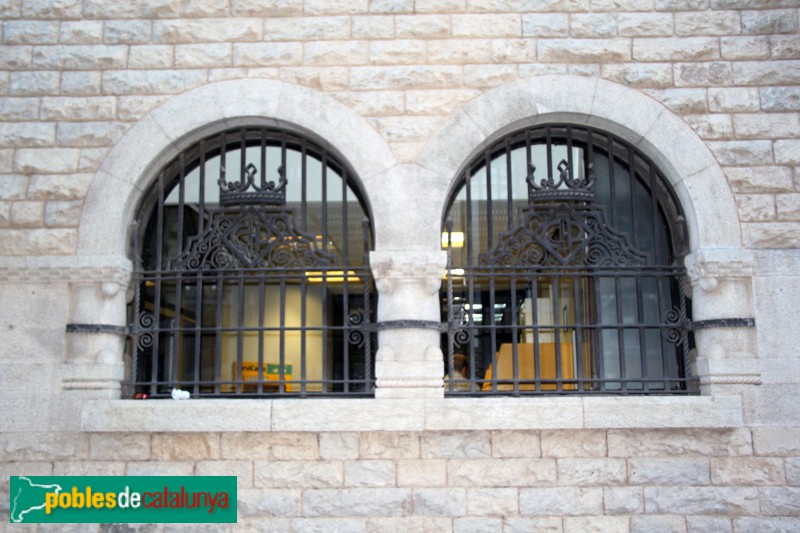 Sant Feliu de Guíxols - Edifici de la Caixa (Foto: Albert Esteves, 2014) Sant Feliu de Guíxols - Edifici de la Caixa