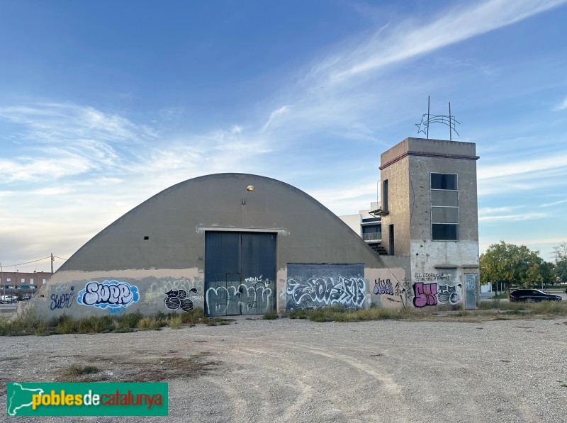 Lleida - Hangar i torre de control dels Magraners
