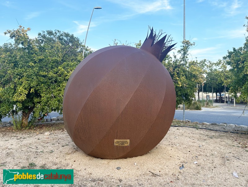 Lleida - Escultura La Magrana