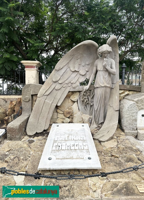 Lloret de Mar - Cementiri de Lloret. Sepulcre Fàbregas i Mataró