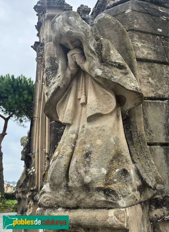 Lloret de Mar - Cementiri. Panteó Cabañas (Foto: Albert Esteves, 2025) Lloret de Mar - Cementiri. Panteó Cabañas