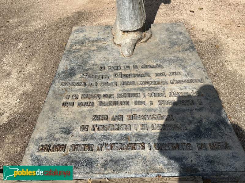 Lleida - Escultura <i>La Dama de la Làmpada</i>