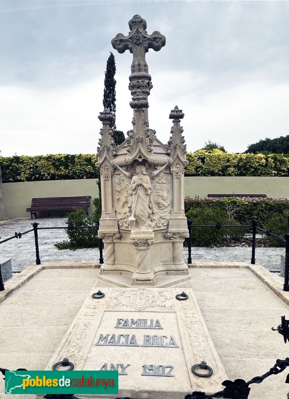 Lloret de Mar - Cementiri. Sepulcre Macià Roca (1907) (Foto: Albert Esteves, 2025) Lloret de Mar - Cementiri. Sepulcre Macià Roca (1907)