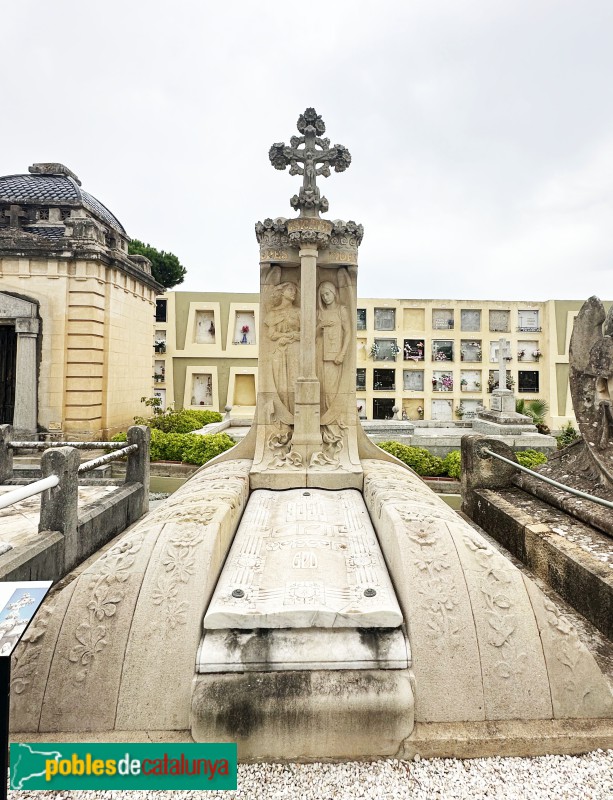 Lloret de Mar - Cementiri. Sepulcre Conill Aldrich (Bonaventura Conill, 1906) (Foto: Albert Esteves, 2025) Lloret de Mar - Cementiri. Sepulcre Conill Aldrich (Bonaventura Conill, 1906)