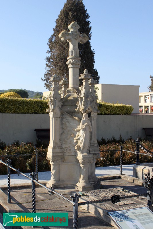 Lloret de Mar - Cementiri. Sepulcre Macià Roca (1907) (Foto: Albert Esteves, 2011) Lloret de Mar - Cementiri. Sepulcre Macià Roca (1907)