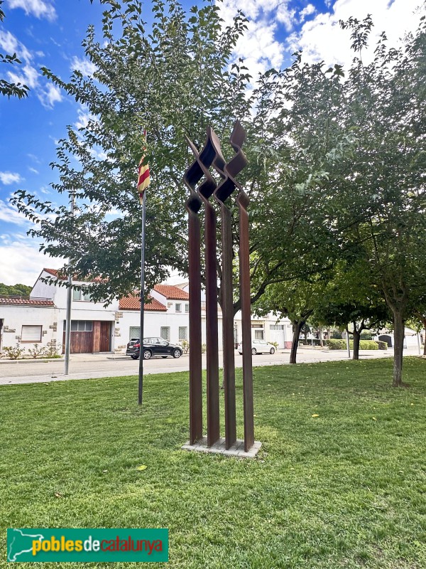 Lleida - Escultura <i>Senyera</i> (Raimat)