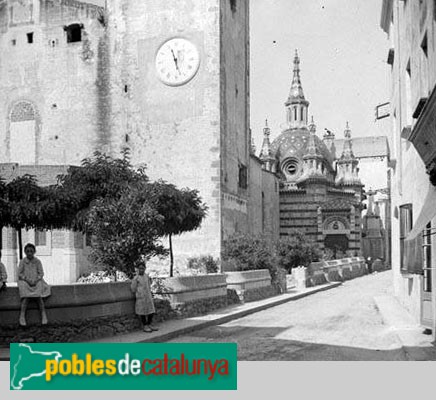 Lloret de Mar - Capella del Santíssim (Foto: <i>Carles Fargas -Arxiu Fotogràfic Centre Excursionista de Catalunya-</i>, 1920) Lloret de Mar - Capella del Santíssim