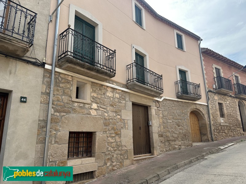 Artesa de Lleida - Carrer dels Gallart. Ca la Joaneta i l'Enriqueta (Foto: Albert Esteves, 2025) Artesa de Lleida - Carrer dels Gallart. Ca la Joaneta i l'Enriqueta