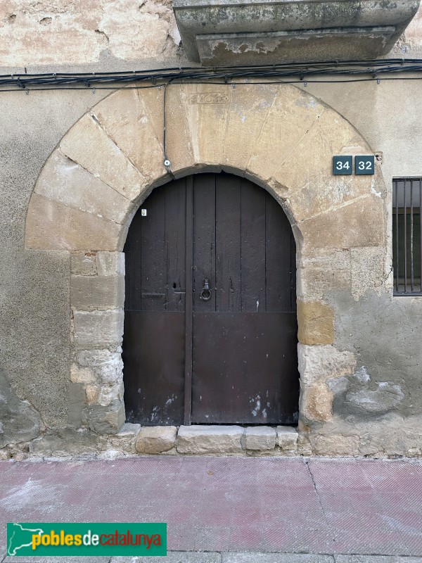 Artesa de Lleida - Carrer dels Gallart. Portal de 1704 (Foto: Albert Esteves, 2025) Artesa de Lleida - Carrer dels Gallart. Portal de 1704