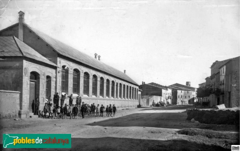 Artesa de Lleida - Escoles (Foto: Arxiu Agrupació Cultural la Femosa, anys 20) Artesa de Lleida - Escoles