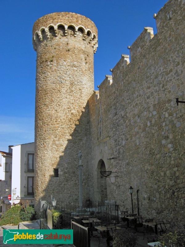 Tossa de Mar - Torre de les Hores (Foto: Albert Esteves, 2011) Tossa de Mar - Torre de les Hores