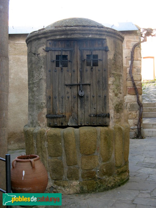 Tossa de Mar - Pou de Can Canals (Foto: Albert Esteves, 2011) Tossa de Mar - Pou de Can Canals