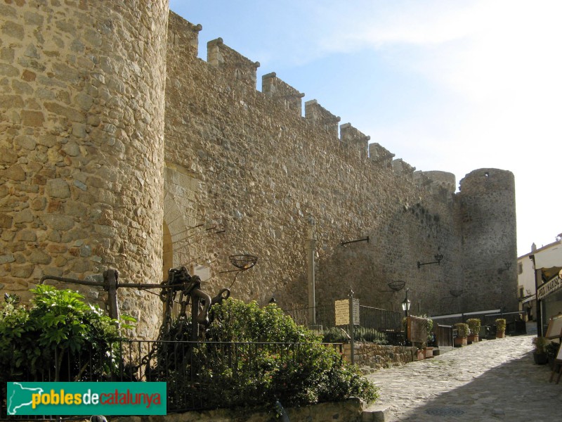 Tossa de Mar - Muralles (Foto: Albert Esteves, 2025) Tossa de Mar - Muralles