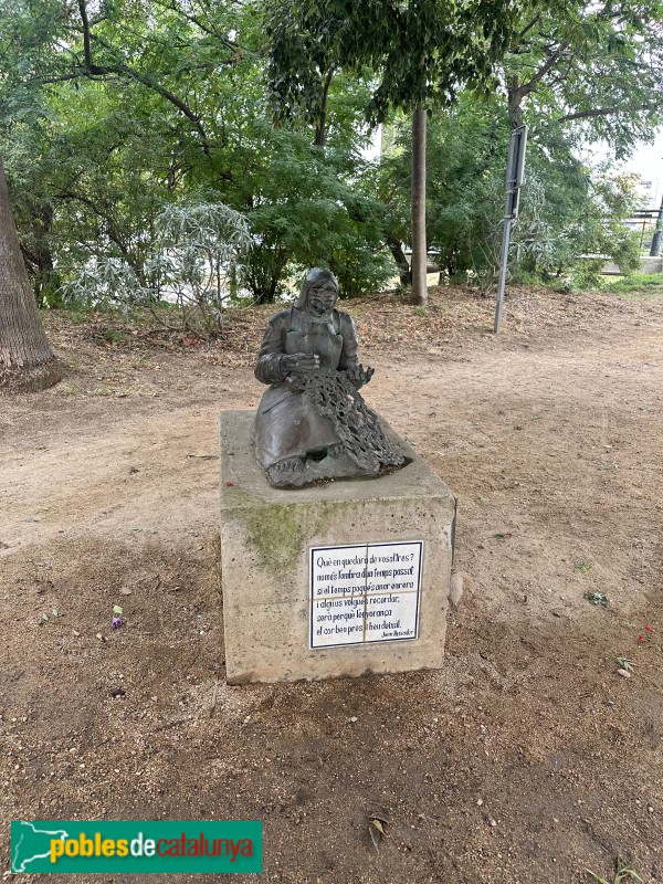 Tossa de Mar - Escultura <i>Remendadora</i> (Foto: Albert Esteves, 2025) Tossa de Mar - Escultura <i>Remendadora</i>