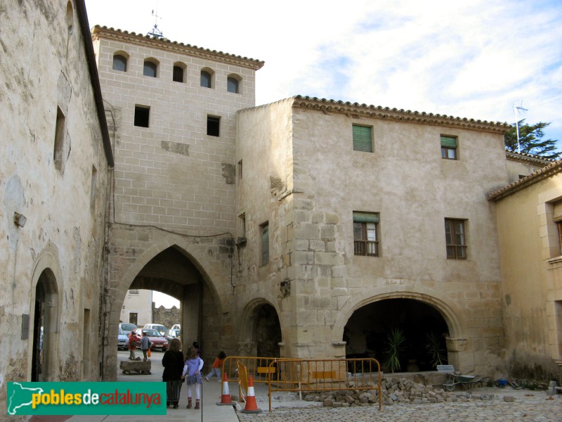 Monestir de Poblet - Portal de l´Abat Lerín i porteria (Foto: Albert Esteves, 2009) Monestir de Poblet - Portal de l´Abat Lerín i porteria