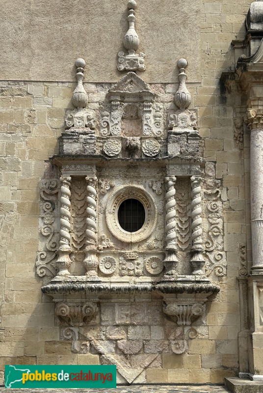 Monestir de Poblet - Façana de l'església (Foto: Albert Esteves, 2025) Monestir de Poblet - Façana de l'església