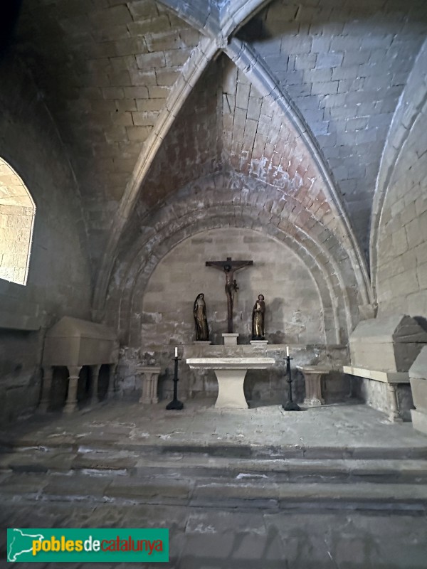 Monestir de Poblet - Atri de l'església. Altar del Calvari