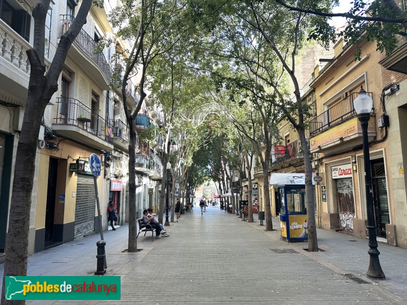 Barcelona - Carrer Rogent (Foto: Albert Esteves, 2025) Barcelona - Carrer Rogent