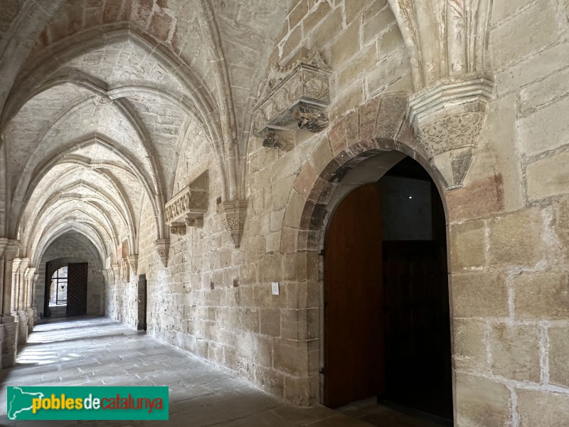 Monestir de Poblet - Claustre (Foto: Albert Esteves, 2025) Monestir de Poblet - Claustre