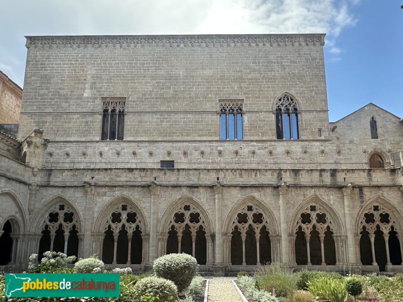 Monestir de Poblet - Claustre (Foto: Albert Esteves, 2025) Monestir de Poblet - Claustre