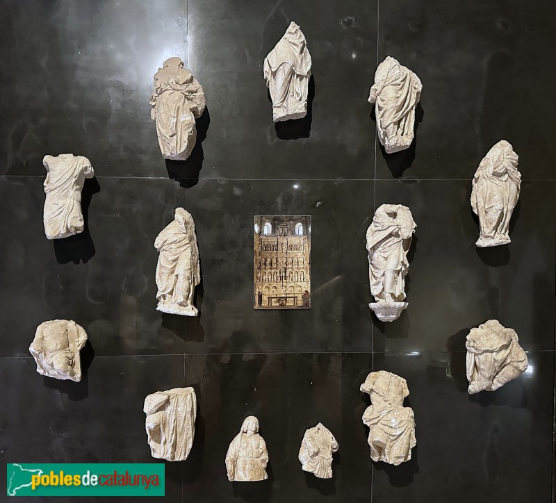 Monestir de Poblet - Museu. Peces originals del retaule major (Foto: Albert Esteves, 2025) Monestir de Poblet - Museu. Peces originals del retaule major