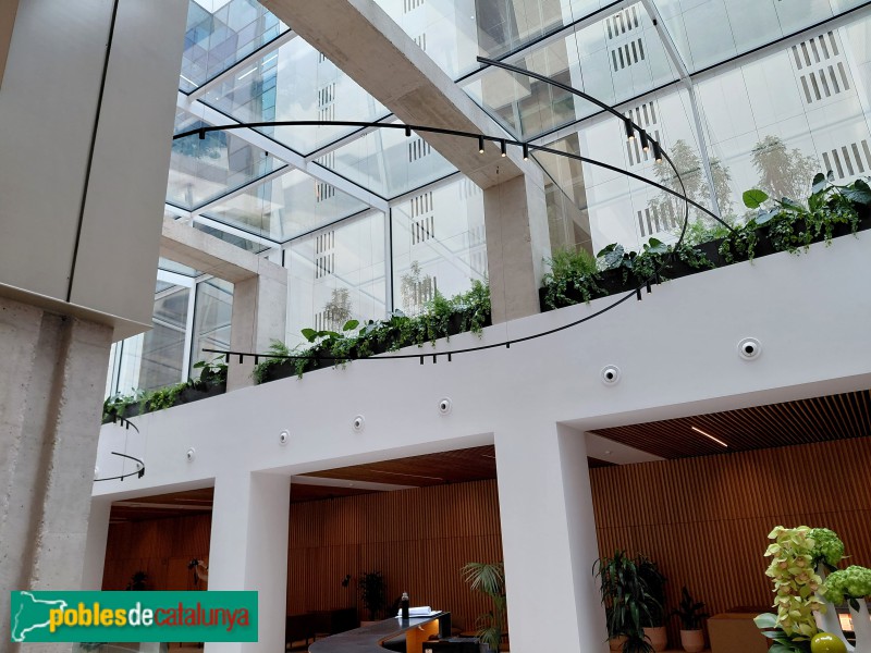 Barcelona - Edifici Estel (Foto: Sergi Suárez, 2025) Barcelona - Edifici Estel