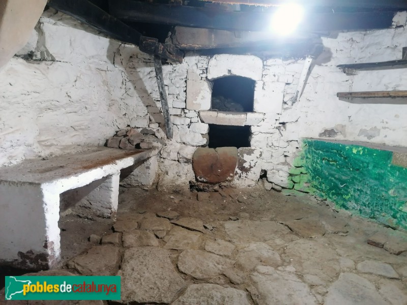 Castellcir - Mas d'Esplugues (Foto: Valentí Pons, 2025) Castellcir - Mas d'Esplugues