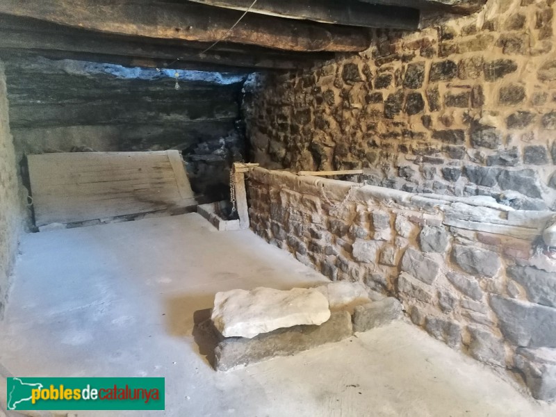 Castellcir - Mas d'Esplugues (Foto: Valentí Pons, 2025) Castellcir - Mas d'Esplugues