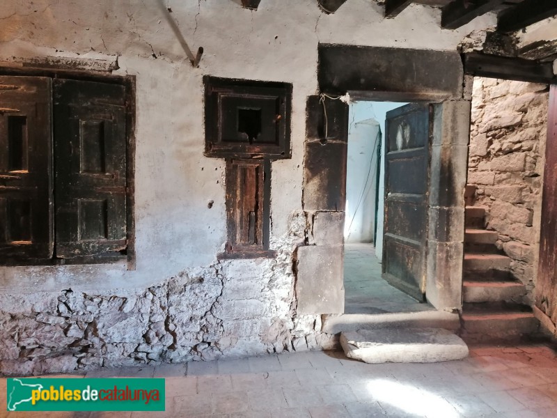 Castellcir - Mas d'Esplugues (Foto: Valentí Pons, 2025) Castellcir - Mas d'Esplugues