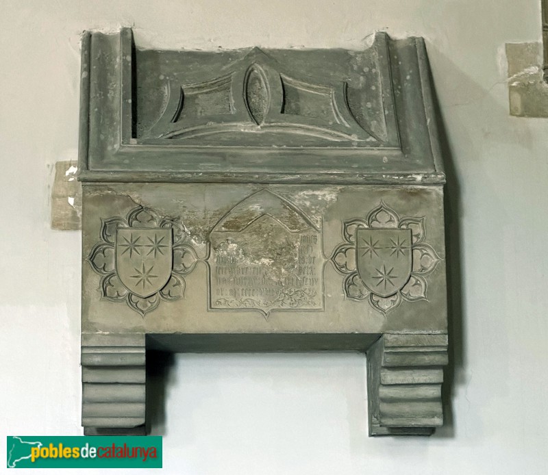 Montblanc - Santuari de la M.D. de la Serra. Ossari, probablement d'Aldonça de Vilafranca (†1420) (Foto: Albert Esteves, 2025) Montblanc - Santuari de la M.D. de la Serra. Ossari, probablement d'Aldonça de Vilafranca (†1420)