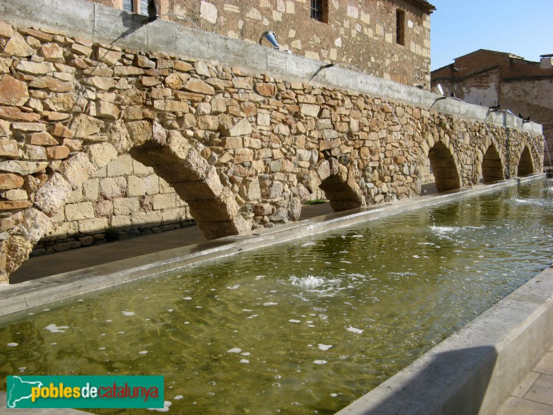 Montblanc - Arcs de l'antic cementiri de Sant Miquel (Foto: Albert Esteves, 2009) Montblanc - Arcs de l'antic cementiri de Sant Miquel