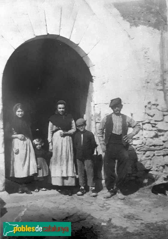 Gallifa - Mas del Racó amb la família Oller Vilaró, cap a 1909 (foto enviada per Anna Soler Tarradas)