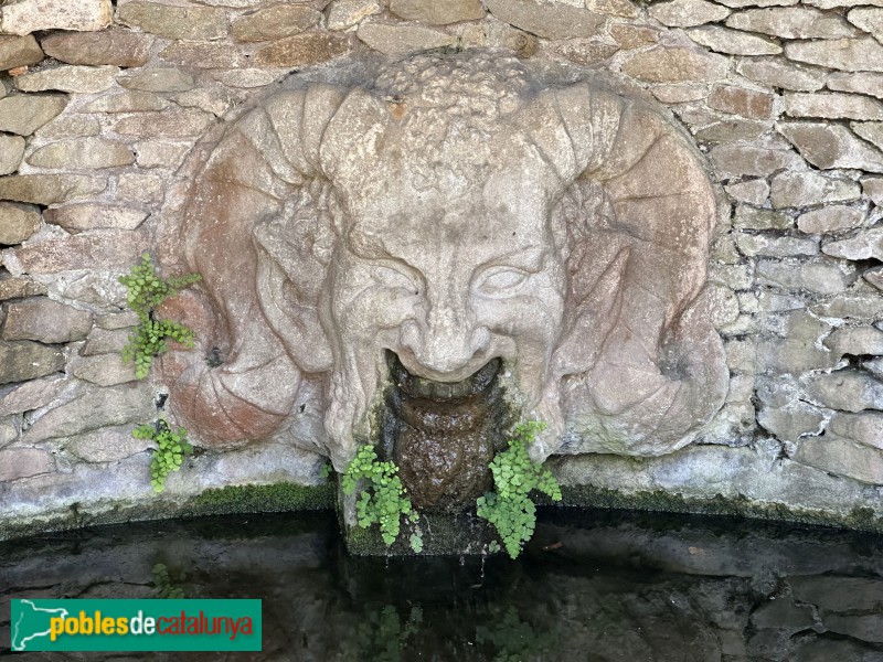 Barcelona - Jardins de Laribal. Font del sàtir