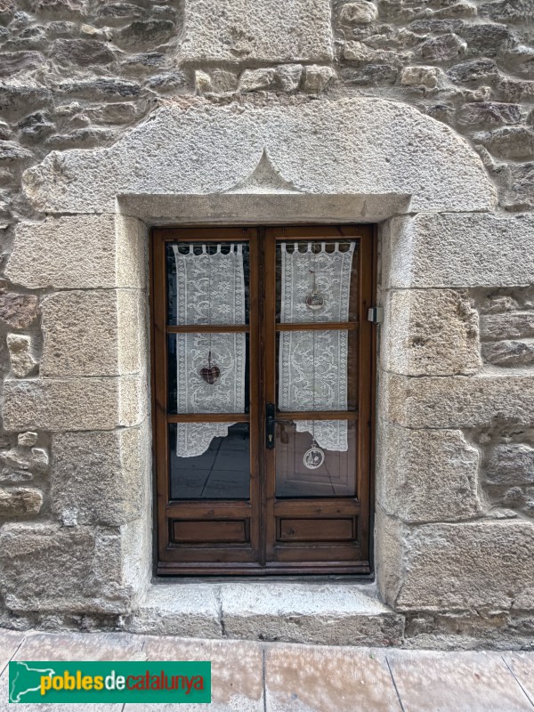 Celrà - Portal del carrer de Santa Cristina