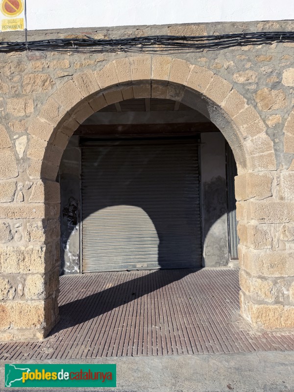 Llardecans - Porxos Llardecans - Porxos de la plaça dels Arbresla casa Cornadó