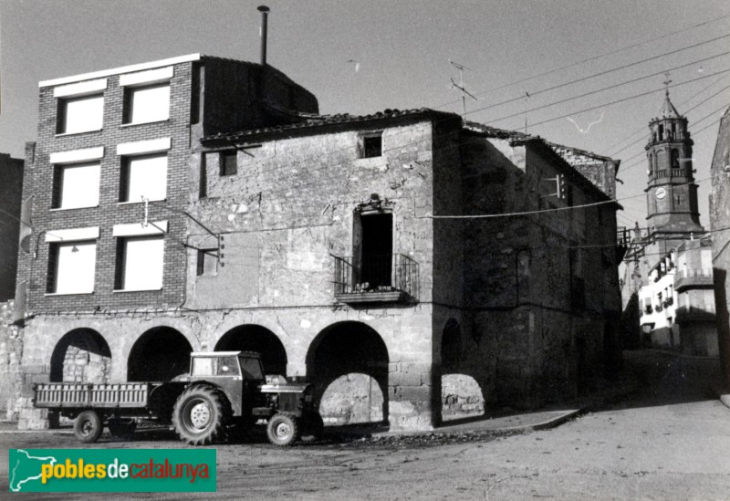 Llardecans - Porxos de la plaça dels Arbres