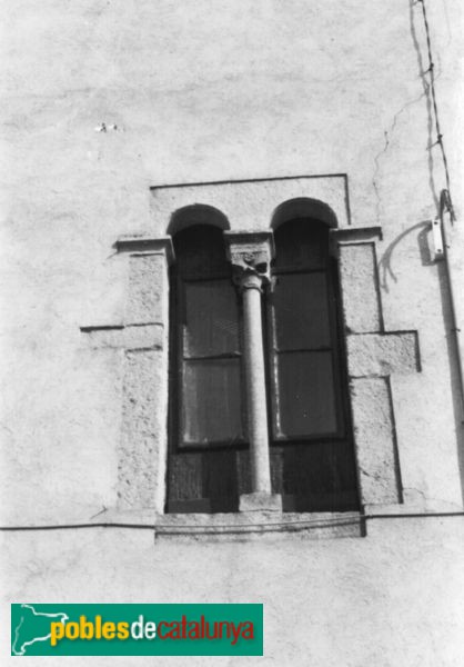Bordils - Castell de Bordils (Can Xapa) (Foto: <i>Ramon Maria Llavanera -calaix.gencat.cat-</i>, 1985) Bordils - Castell de Bordils (Can Xapa)
