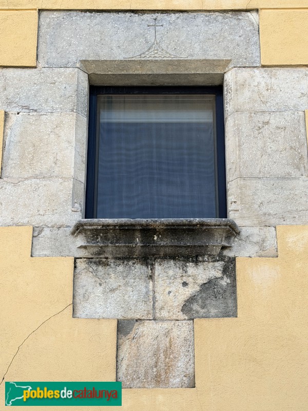 Medinyà - Carrer Pere Roure, 2 (Foto: Albert Esteves, 2026) Medinyà - Carrer Pere Roure, 2