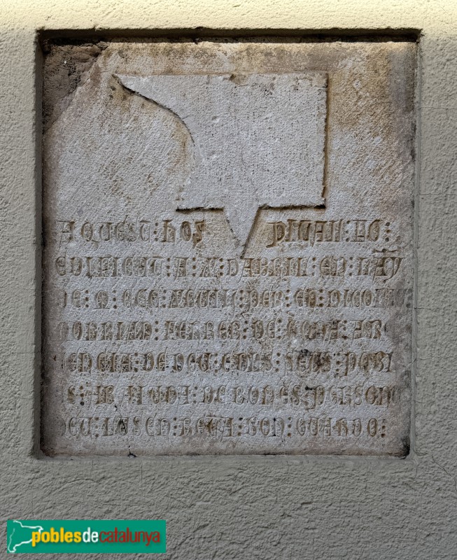 Medinyà - Antic Camí Ral. Inscripció d el'antic hospital de Sant Jaume (Foto: Albert Esteves, 2026) Medinyà - Antic Camí Ral. Inscripció d el'antic hospital de Sant Jaume